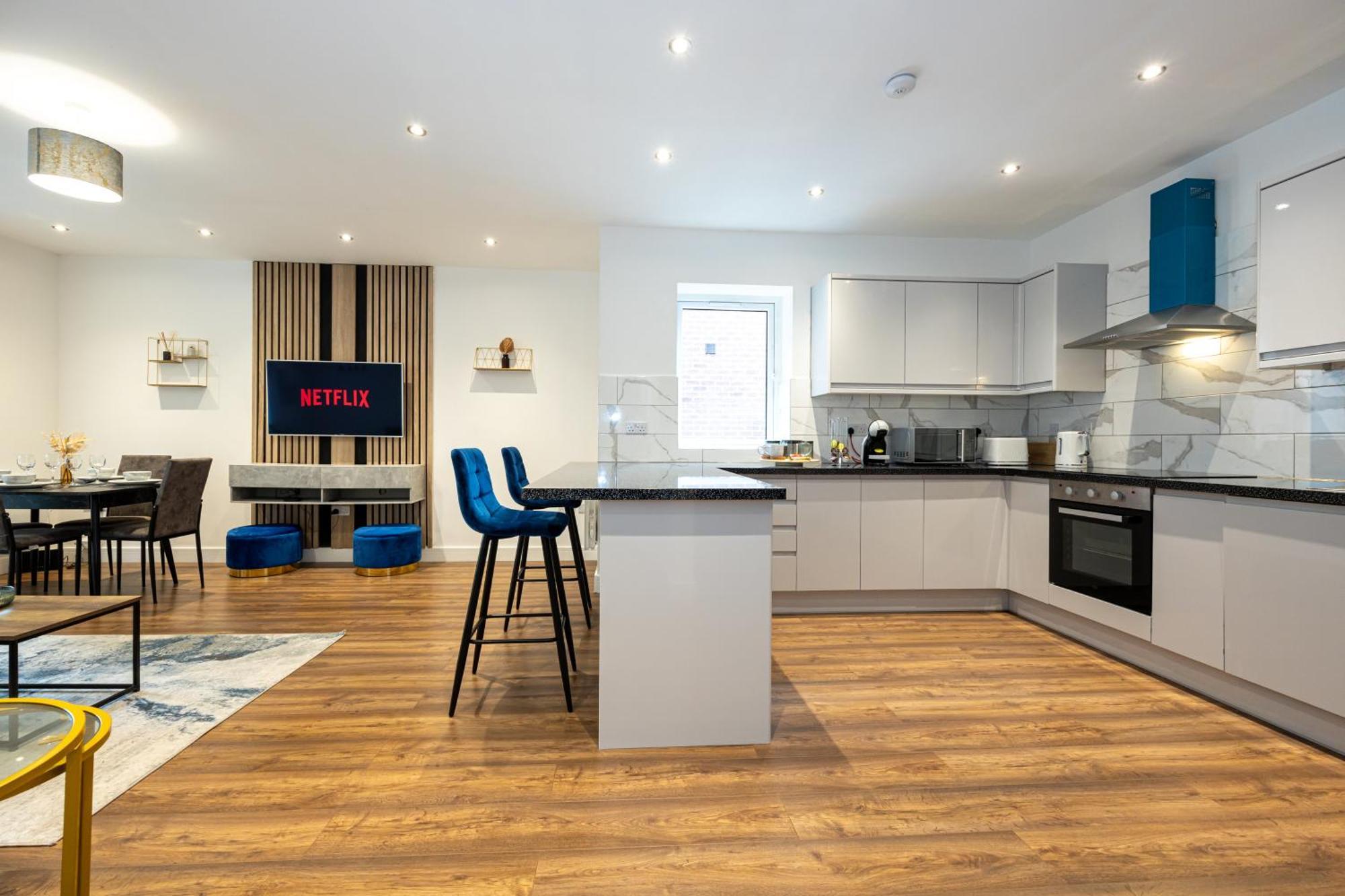 Vibrant 2br In Chorlton, Free Parking Apartment